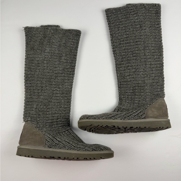 UGG Classic Cardy knit boot in gray. Size 9 - Picture 3 of 12